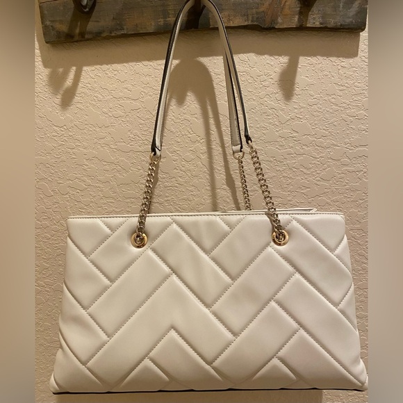 NWOT DKNY Medium Veronica Cream Quilted Satchel Shoulder Bag Gold-Tone Chain - Picture 5 of 16